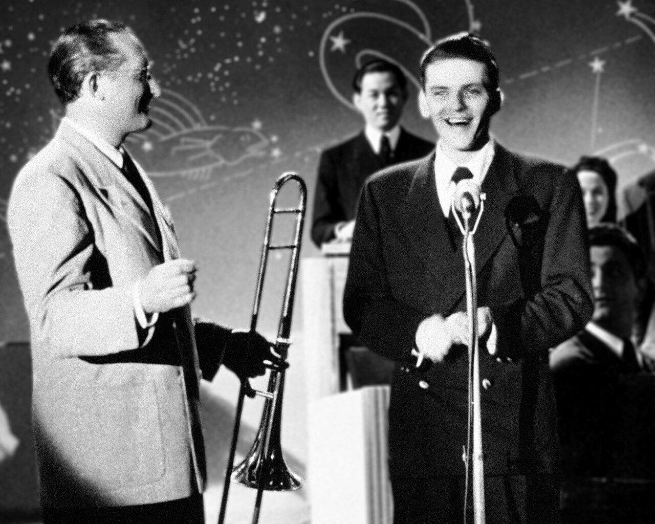 Frank Sinatra singt 1942 neben Bandleader Tommy Dorsey